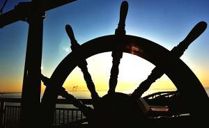 “穩(wěn)”中求“進”：評2016年政商關系的大事與大勢