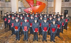 火箭軍集中授銜，51名“兵王”戴上士兵最高軍銜