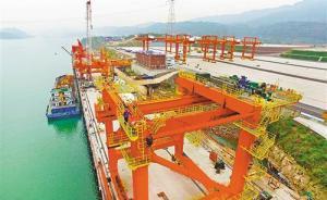 重慶港龍頭作業(yè)區(qū)開始安裝調試，擬建5000噸級泊位20個