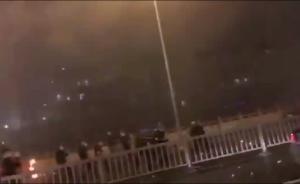 即视感丨苏州警方回应斗殴视频:数十人打架并燃放爆竹