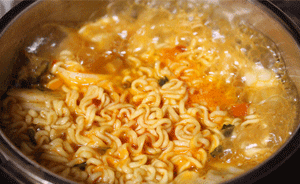 數(shù)說年報(bào)｜康師傅青島啤酒利潤(rùn)下滑，方便面啤酒為何不好賣了