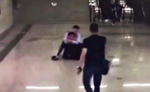 南宁“衬衫哥”鱼跃跪滑扑倒小偷