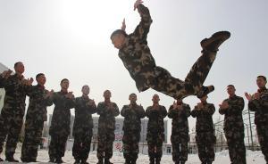 管延密任武警新疆總隊(duì)司令員，郭洛泰任武警黃金指揮部司令員