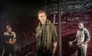 抖森版“科里奧蘭納斯”與拉爾夫·費因斯的電影版差別在哪里