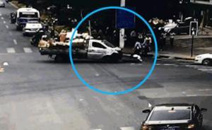 四川攀枝花男子駕小貨車沖撞交警及群眾，致1交警2輔警受傷