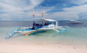 中国赴菲游客今年前5个月同比增八成，南海仲裁案后退团不断