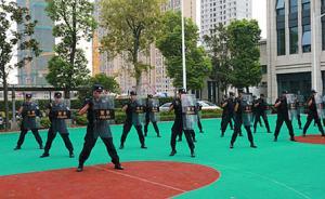 揚(yáng)中警方回應(yīng)“市人民醫(yī)院民警打人”：未打人，有執(zhí)法記錄儀