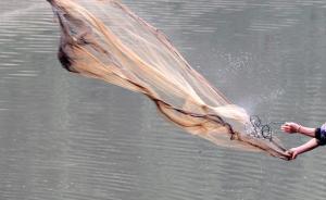 新華時(shí)評(píng)：22人藏身之處被曝光，紅通名單上的一個(gè)也跑不了