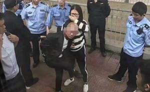 成都铁路局：乘客打伤乘务员移交公安，是否因强行换软座待查