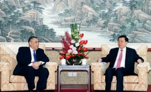 張德江到澳門特區(qū)政府總部視察工作，并聽取特區(qū)政府工作匯報