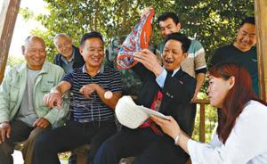 河南魔術(shù)村的生意經(jīng)：上門表演帶賣貨，便宜貨不孬賺錢靠走量