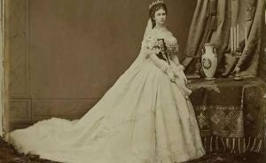 茜茜公主令不羁的匈牙利贵族拜倒，他们对艺术的口味一定相似