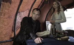 《亞瑟王：斗獸爭(zhēng)霸》：成也風(fēng)格，敗也風(fēng)格