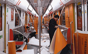 杭州地铁开出“告白专列”：贴满大学生赠别母校留言