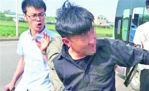 笨賊外出行竊，錯上刑警班車