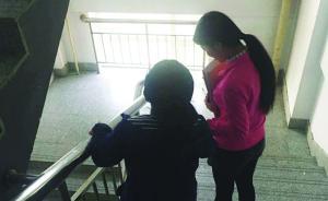 暖聞｜哈爾濱95后女大學(xué)生照顧腦癱室友：我來當(dāng)你的拐杖