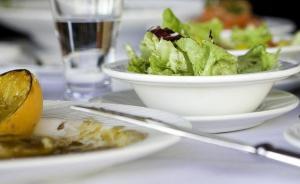 媒體回訪部分曾推“半份菜”企業(yè)：曾津津樂道的半份菜不見了