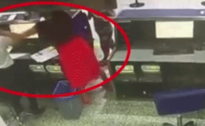 名牌大学女博士被拘:误机掌掴工作人员