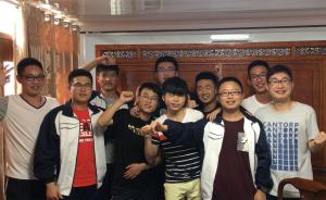 毛坦厂高考前36小时：聚餐放歌谢父母