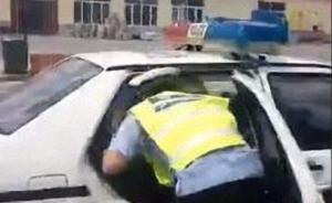 內蒙古交警控制涉嫌無證酒駕摩托者，因有精神問題交給村干部