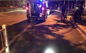 杭州騎車小伙稱“共享單車深夜倒在馬路上”將其絆倒右腿骨折
