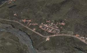 卫星鸟瞰：山体高位垮塌前的茂县新磨村