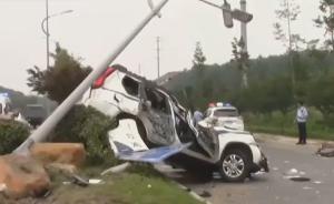 扬州警车和轿车相撞：司机称警车开太快