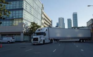 Uber最新无人卡车:带64通道激光雷达