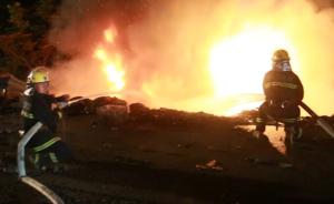 疲劳驾驶两车相撞起火，消防救出两人