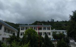 云南一鄉(xiāng)村校長把學(xué)校打造成了村里的文化中心、經(jīng)濟(jì)試驗田