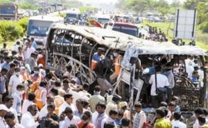 印控克什米爾地區發生客車墜谷事故，警方稱16人當場死亡