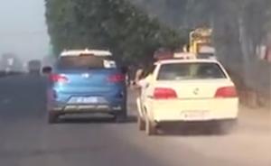 濟(jì)寧“別警車”司機(jī)投案，被拘10日