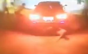 扇人耳光后，男子駕車反復(fù)沖撞人群十次