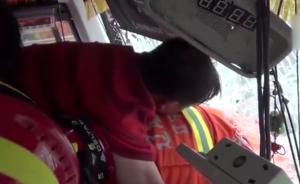 司机被卡，消防员充当“人体支架”救人