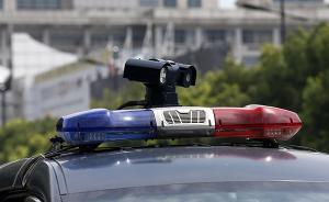 河南西平：8名村民身穿孝衣圍堵縣委大門，被強制帶離