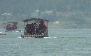 丹江竹筏違規(guī)載客：日賺上千，不顧風(fēng)險(xiǎn)