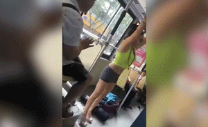 女子公交上引体向上：屡不听劝称就要做