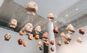 DNA肖像又出現了，這次創(chuàng)作對象是泄密者切爾西·曼寧