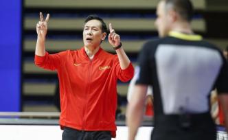 對話｜歷經(jīng)三年破繭成蝶！主帥許利民講述中國女籃的故事