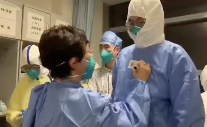 北大第三醫(yī)院支援湖北醫(yī)療隊(duì)接管新病區(qū)