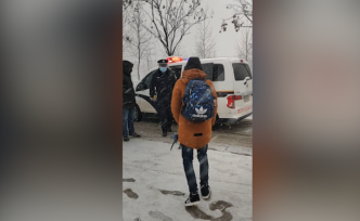 咖啡店停業(yè)，員工冒雪步行兩天欲回老家