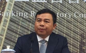 廣西銀監(jiān)局原副局長(zhǎng)趙汝林涉受賄被訴，被批充當(dāng)不法商人內(nèi)鬼