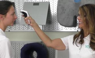 明明是額溫槍，為什么對著我手腕測？