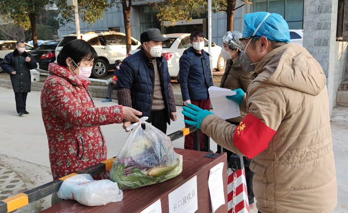 武汉基层一天⑨：日行1万步的社区书记