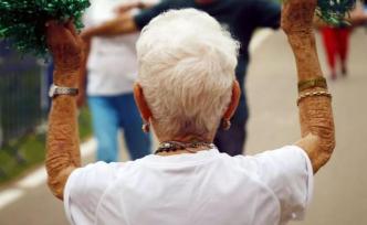 死细胞组成的头发，真可以上演“一夜白头”这种魔幻戏码吗？