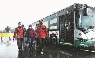 【暖新聞】上海醫(yī)療隊(duì)的拼搏，大家都看在眼里