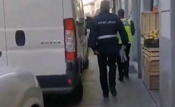 意小鎮(zhèn)喊出中國(guó)同款口號(hào):少外出不聚集