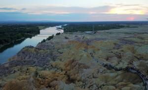 航拍新疆五彩滩,大自然的调色盘