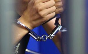 浙江一男子因违停被贴罚单发帖辱骂泄恨被拘：以为骂城管没事