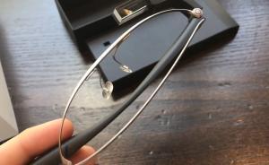 新版谷歌眼鏡首度曝光：需自行組裝